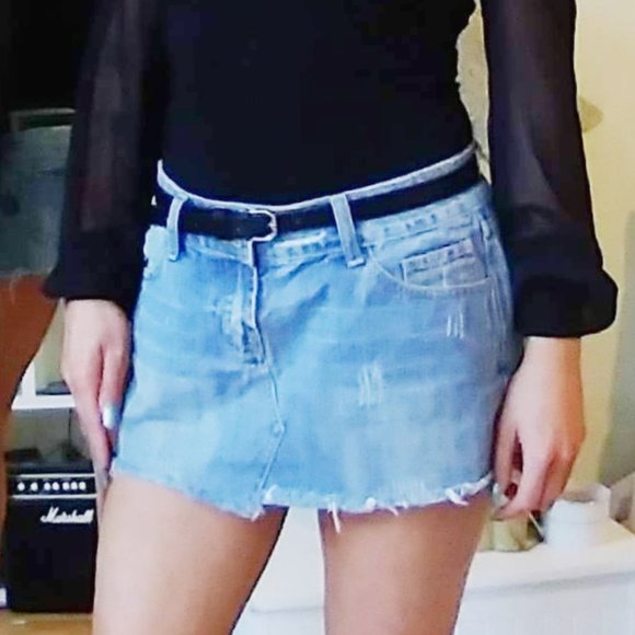 Light Wash Distressed Denim Jean Mini Skirt size 5 - Picture 2 of 5